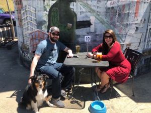 wigglebutt-wanderlust-asheville-brewing-and-pizza-magnus-dog-friendly-patio-sun-beer